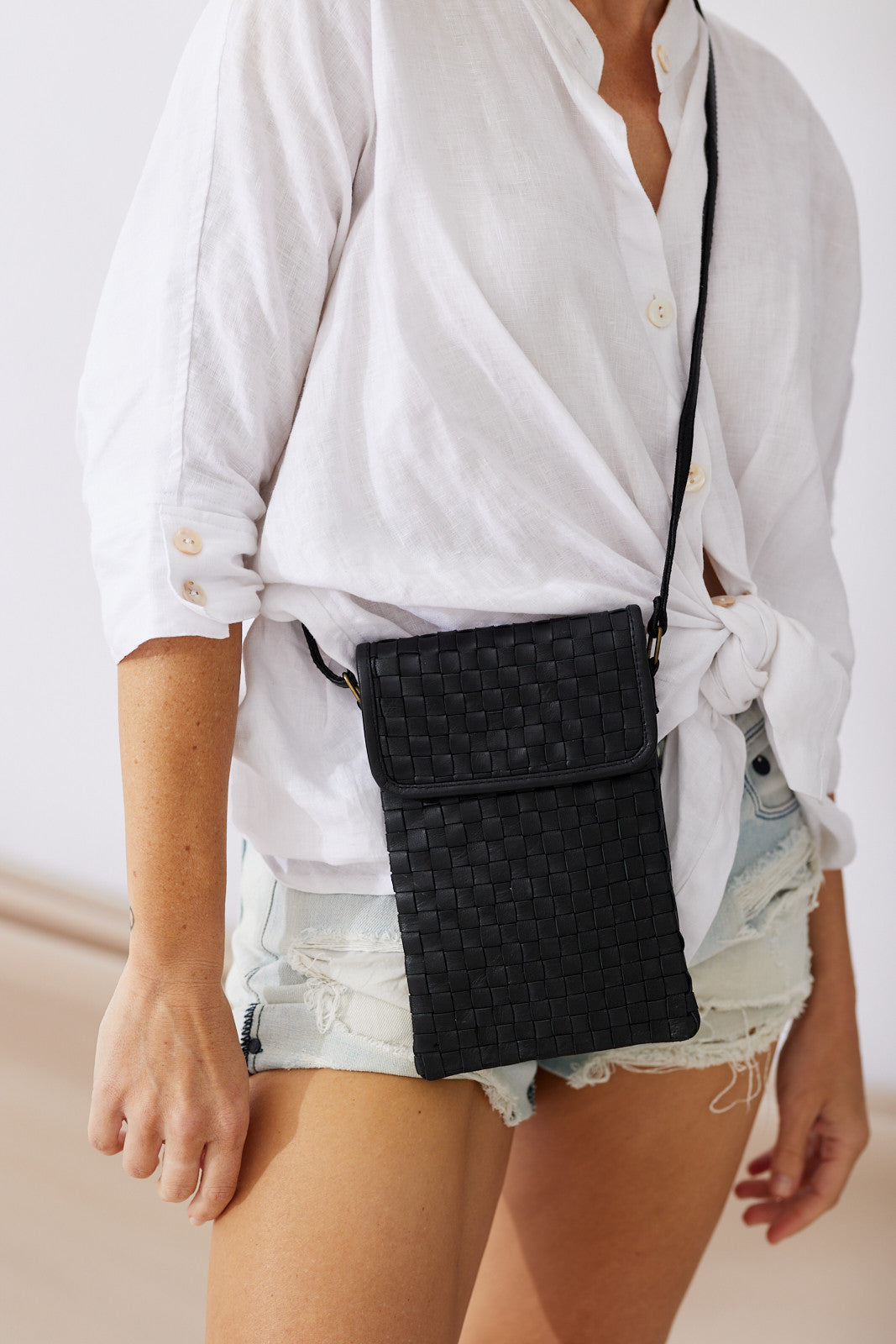CANGGU PHONE BAG - BLACK