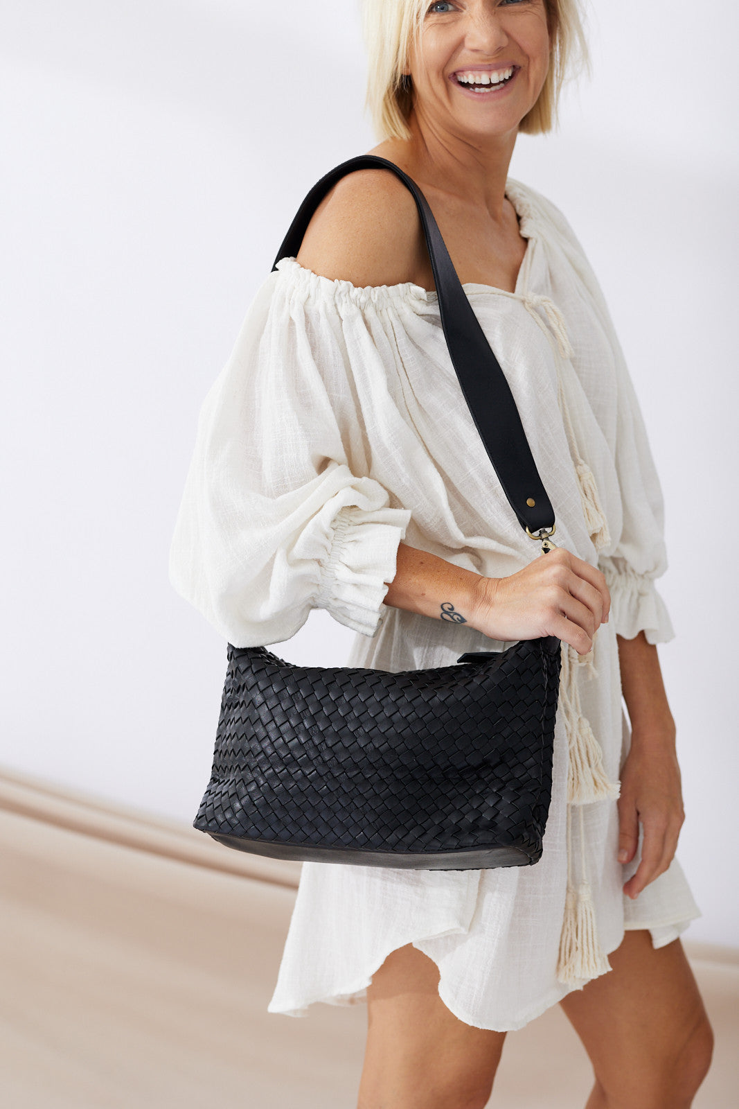 LOMBOK WOVEN HOBO BAG 🐰