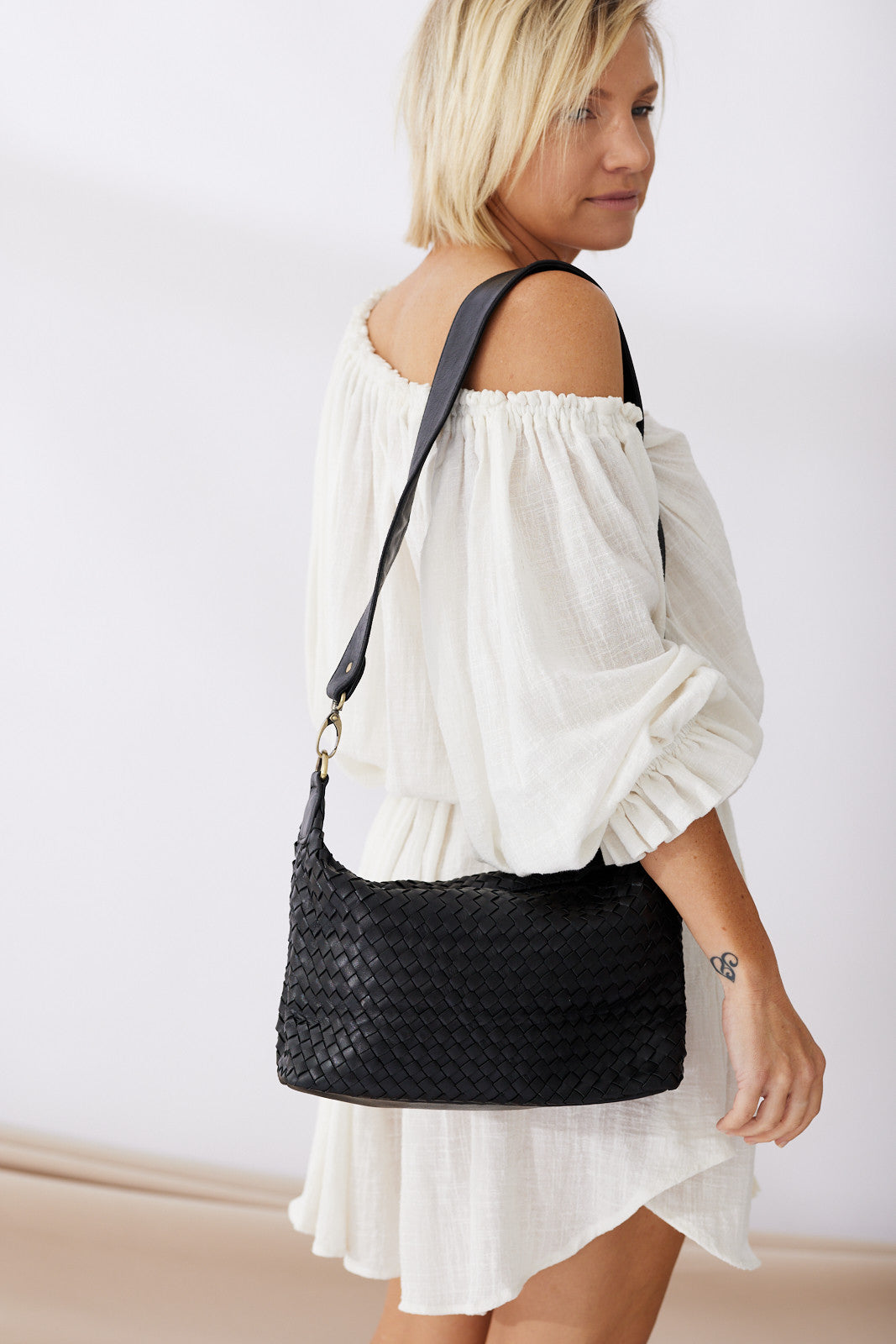 LOMBOK WOVEN HOBO BAG 🐰